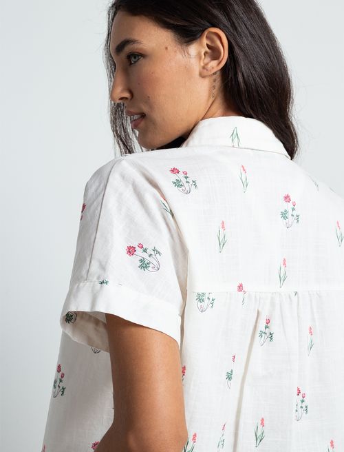 Camisa con mini prints de flores