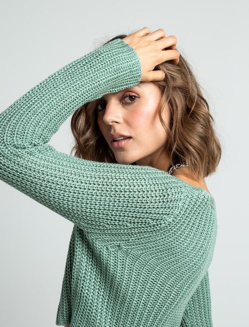 Suéter tejido con escote en V
