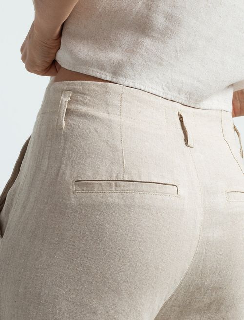 Pantalón Straight con bolsillos laterales