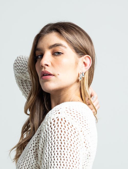 Dúo de aretes plateados