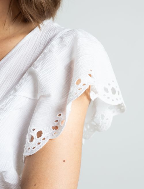 Camisa con boleros decorativos