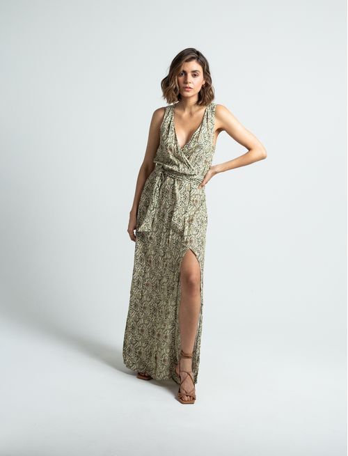Vestido con escote en V