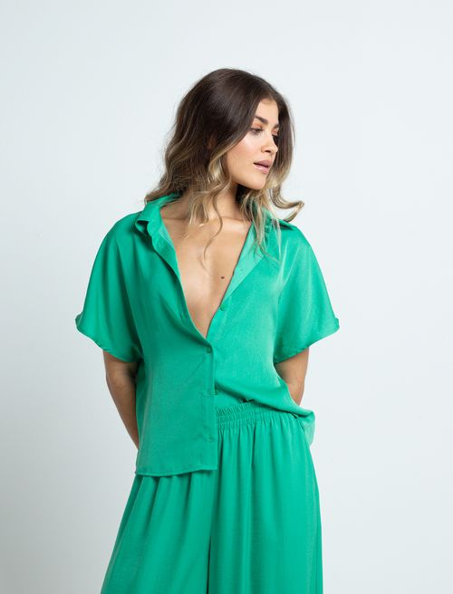 Camisa de tela fluida