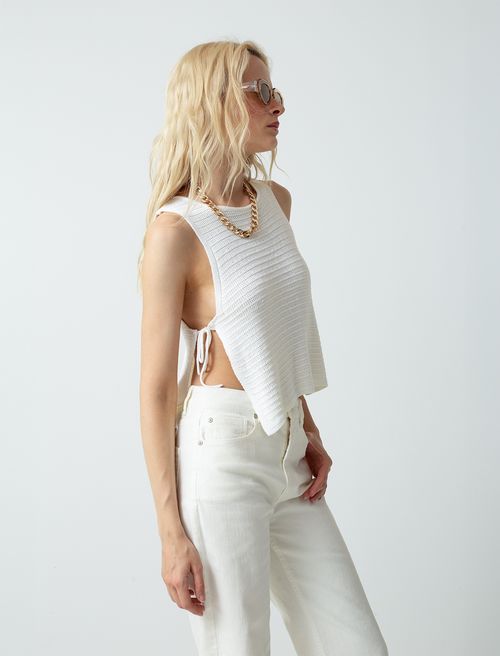 Camisa tejida con aberturas