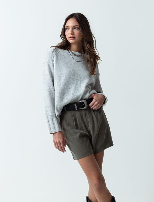 Buzo tejido de diseño cerrado