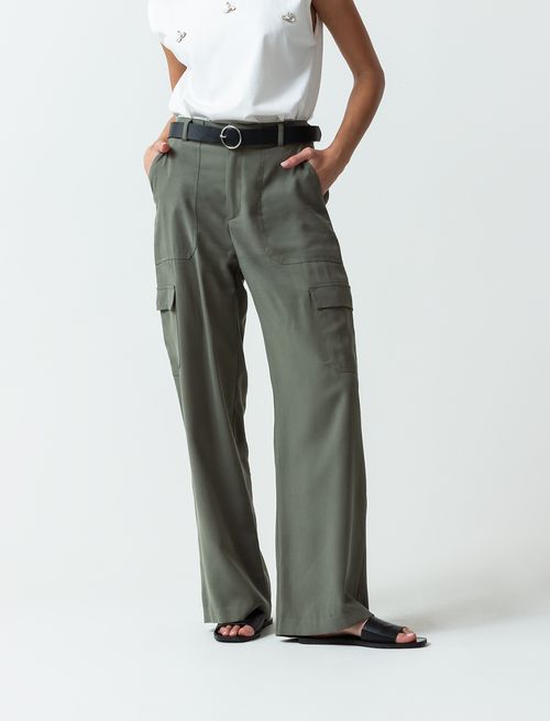 Pantalón tipo cargo