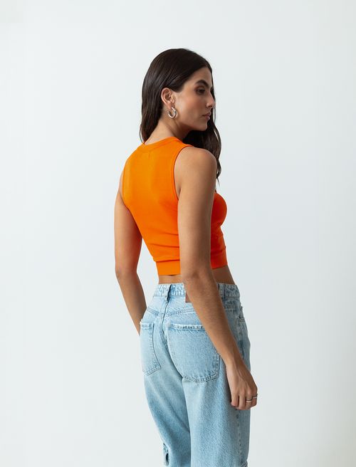 Camiseta tejida tipo crop