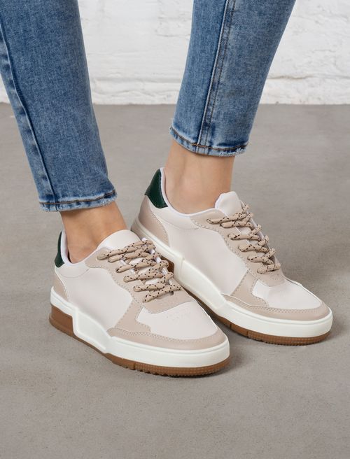 Tenis en combinación de tonos