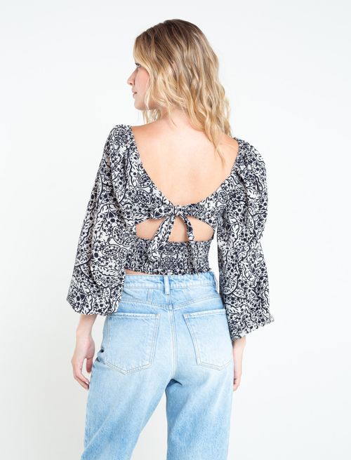 Camisa con manga englobada