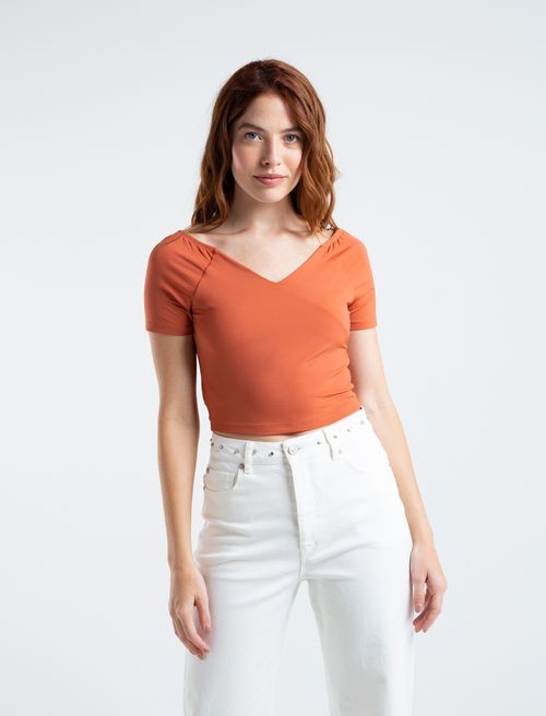 Camiseta con escote en V