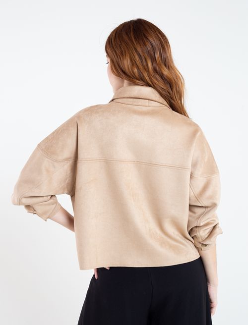 Chaqueta con cuello clásico