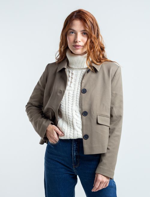 Chaqueta con perilla de botones