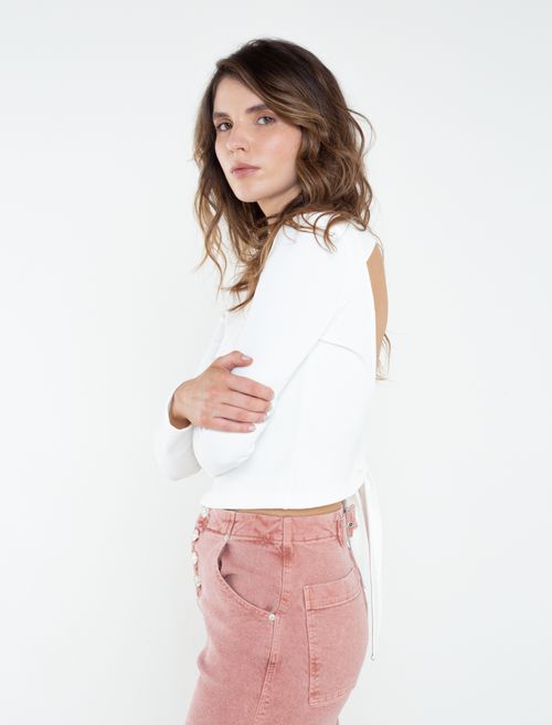 Camiseta con espalda descubierta