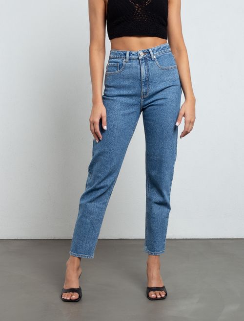 Jean Mom fit tiro alto