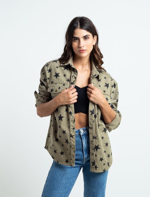 Camisa con estampado de estrellas