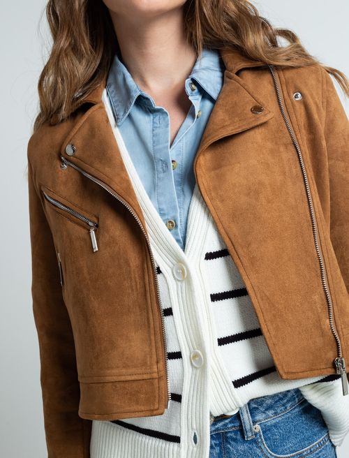 Chaqueta en textura suave