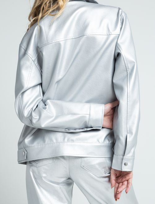 Chaqueta con efecto metalizado