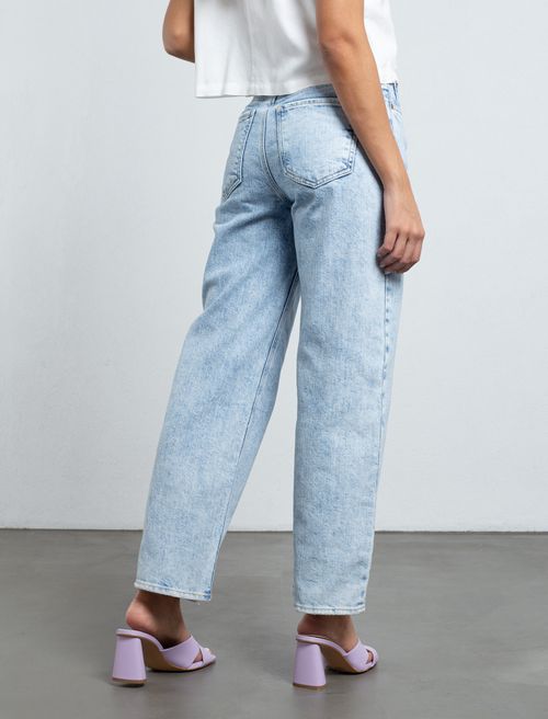 Jean Straight fit cinco bolsillos