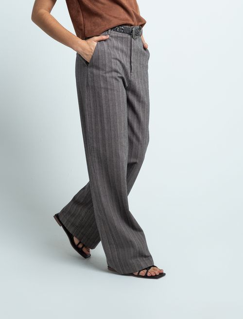 Pantalón con diseño a rayas