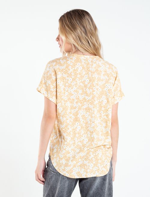 Camisa con largo asimétrico