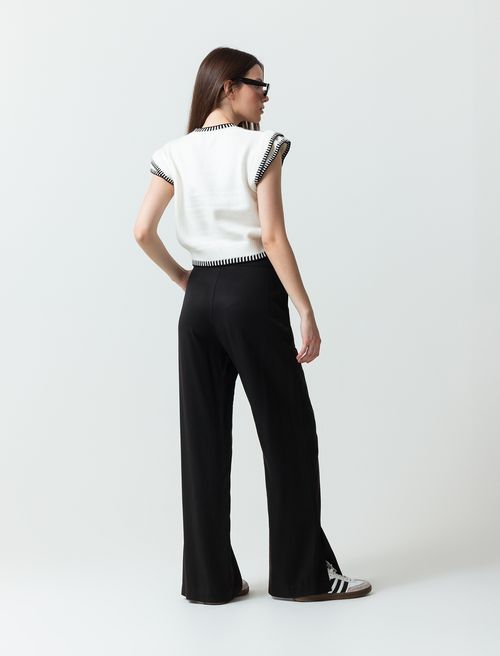 Pantalón de bota amplia