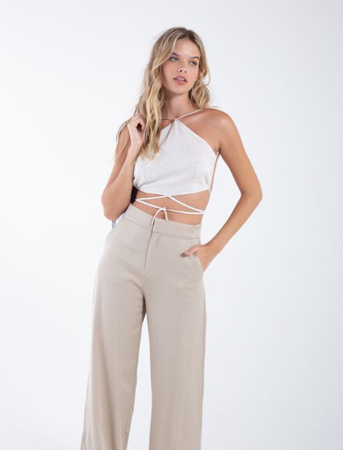 Camisa con cuello cruzado y tiras para amarrar