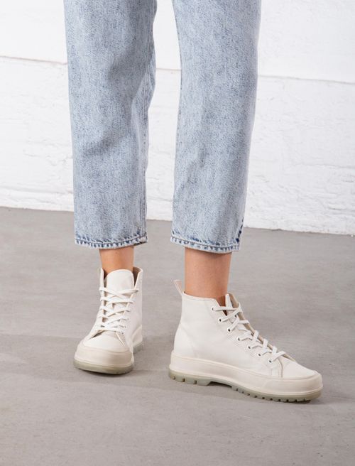 Jean Mom fit de tiro alto