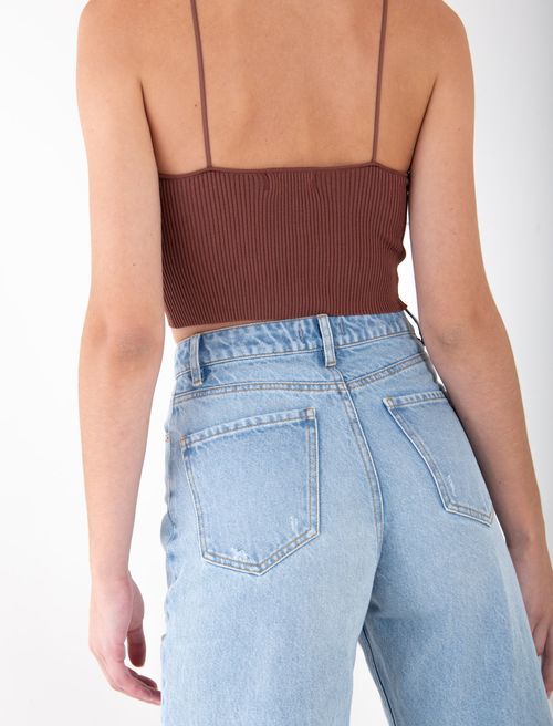 Camiseta de tiras con escote en espalda