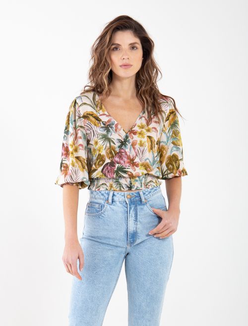 Camisa estampada con cuello en V