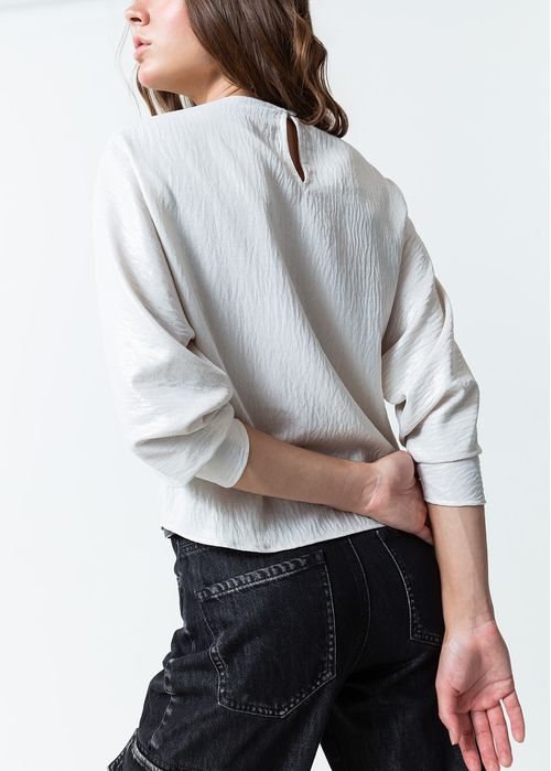Camisa de diseño cerrado