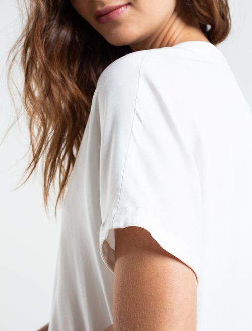 Camisa con escote en V