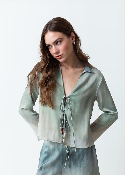 Camisa de tela fluida