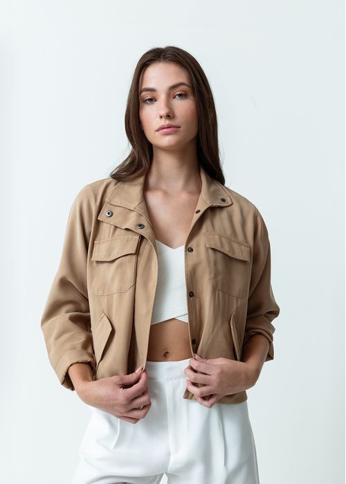 Chaqueta con bolsillos de parche