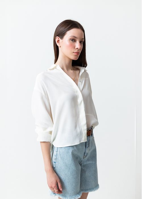 Camisa de tela tipo satín