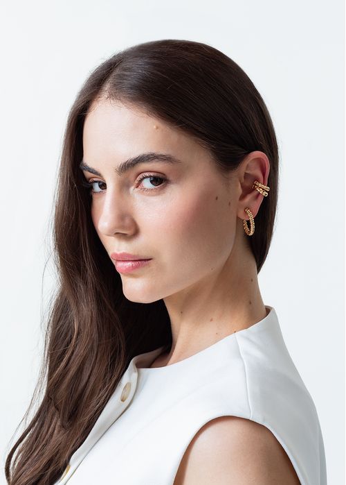Juego de aretes dorados