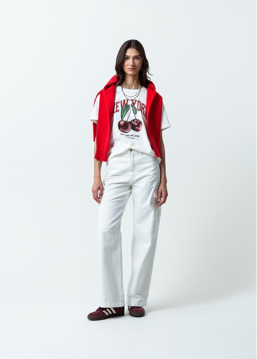 Pantalón con bolsillos tipo cargo