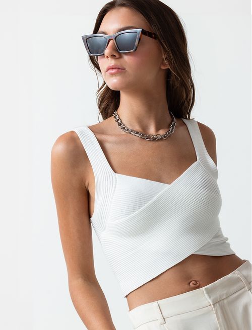 Camisa tejida de diseño cruzado