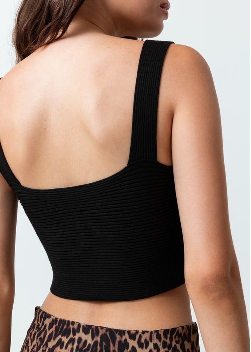 Camiseta tejida tipo crop
