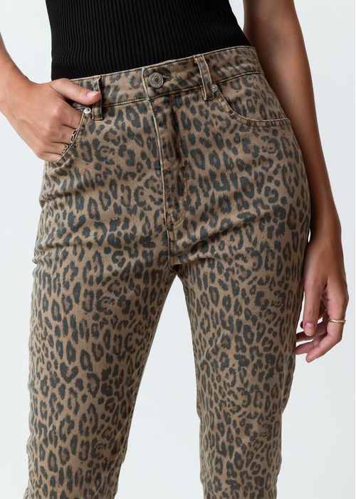 Pantalón con diseño de animal print