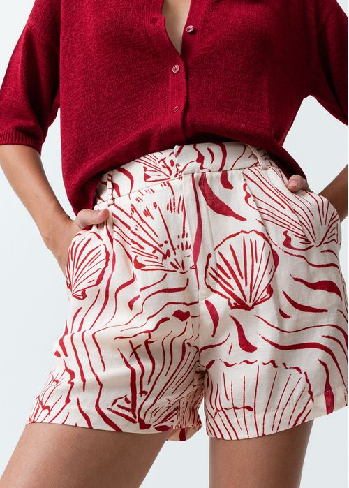 Short con estampados de mar
