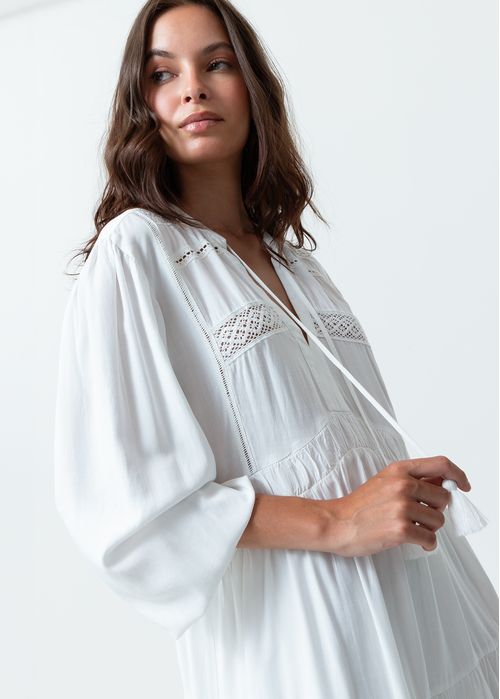 Vestido corto de tela fluida