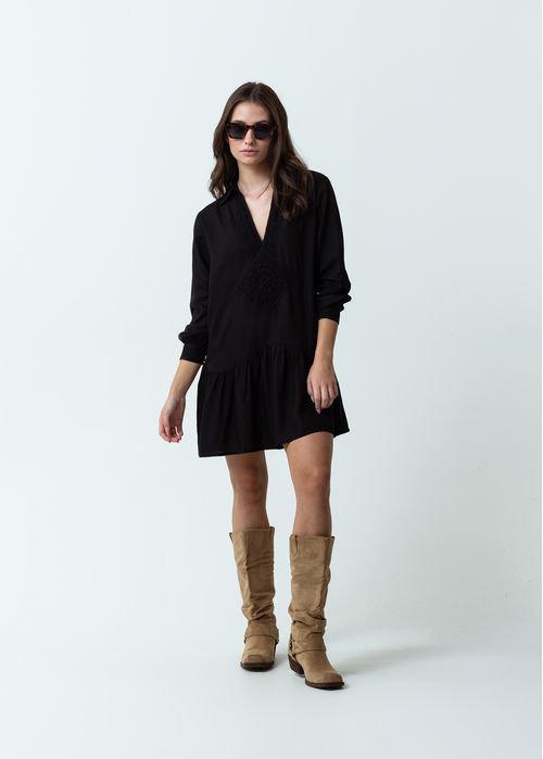 Vestido con escote en V