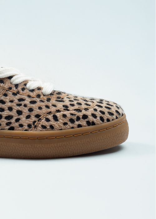 Tenis afelpados de animal print