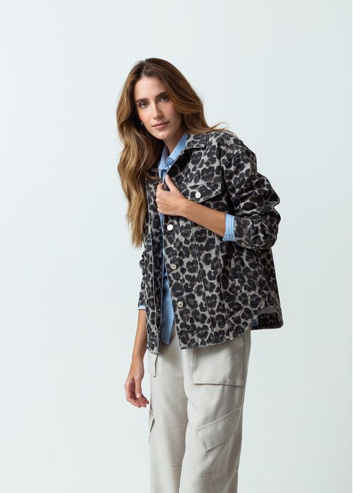Chaqueta de diseño animal print