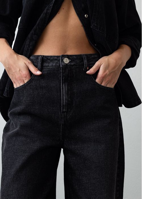 Jean Barrel fit en black denim