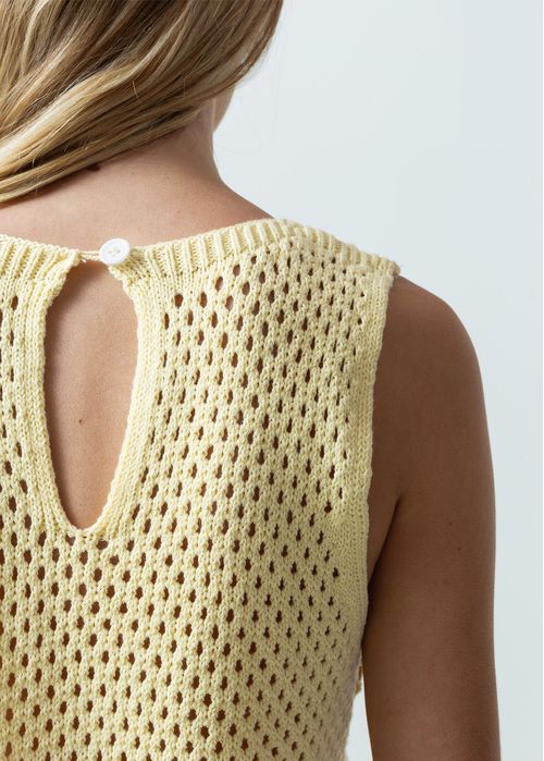 Camisa tejida con detalles desagujados