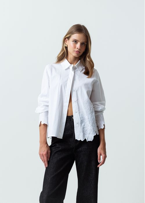 Camisa manga larga con detalles bordados