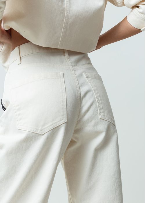 Pantalón Baggy con detalle bordado de cordón
