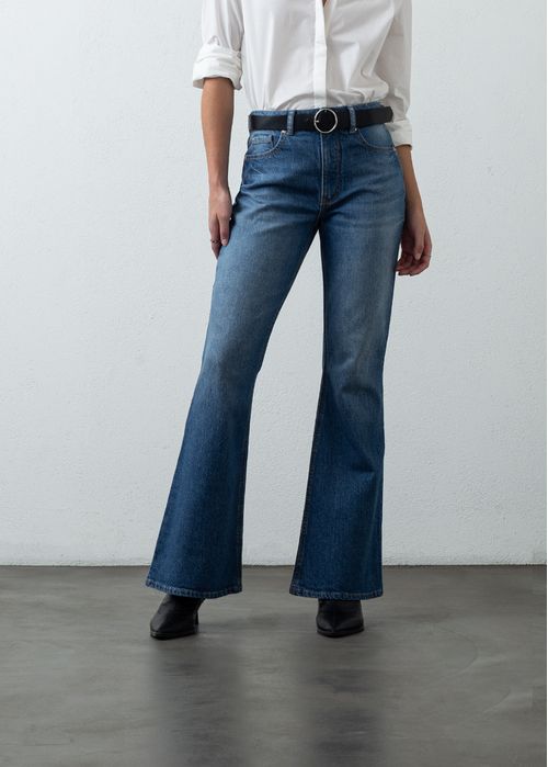 Jean Flare de tiro medio