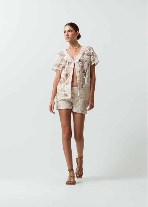 Short con detalles tejidos